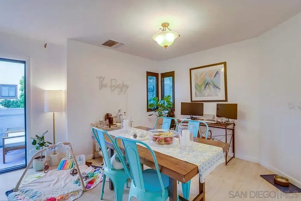 Sea Colony — Photo 2