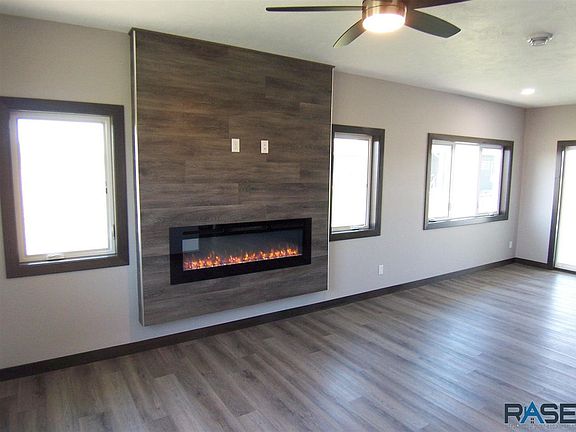 5th image of 713 Justus Ave