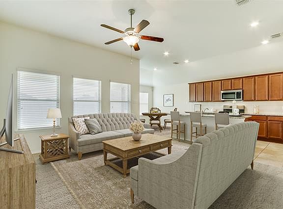 2nd image of 521 Saguaro Dr