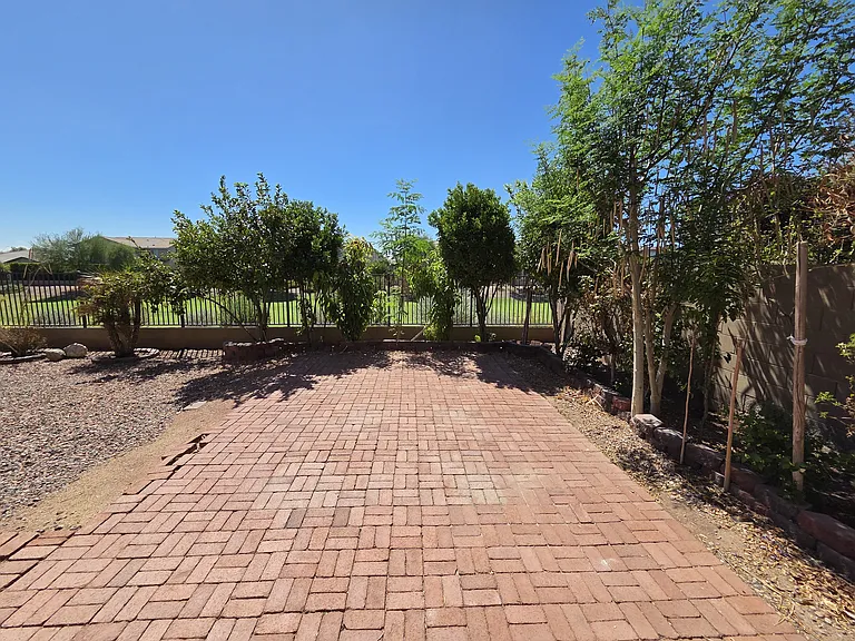 15579 W Jenan Dr — Photo 18