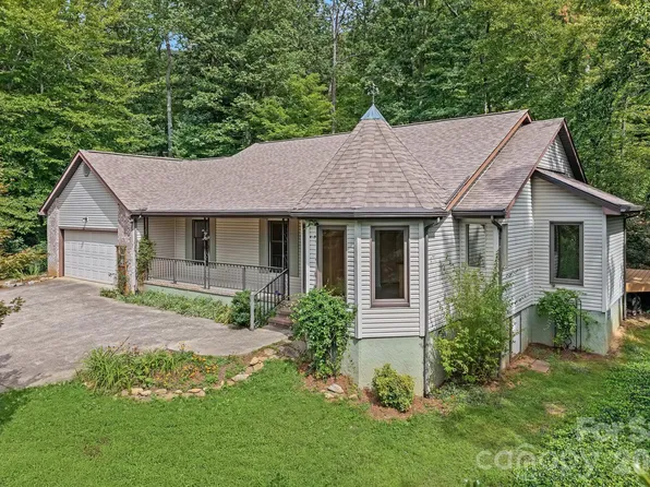 163 Woodburn Dr, Swannanoa, NC 28778