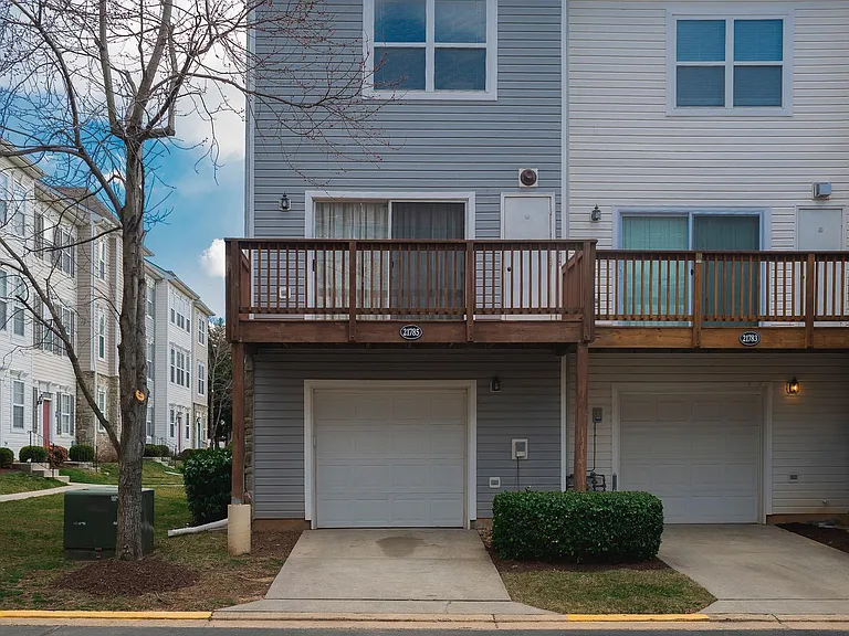 21785 Jarvis Sq — Photo 6