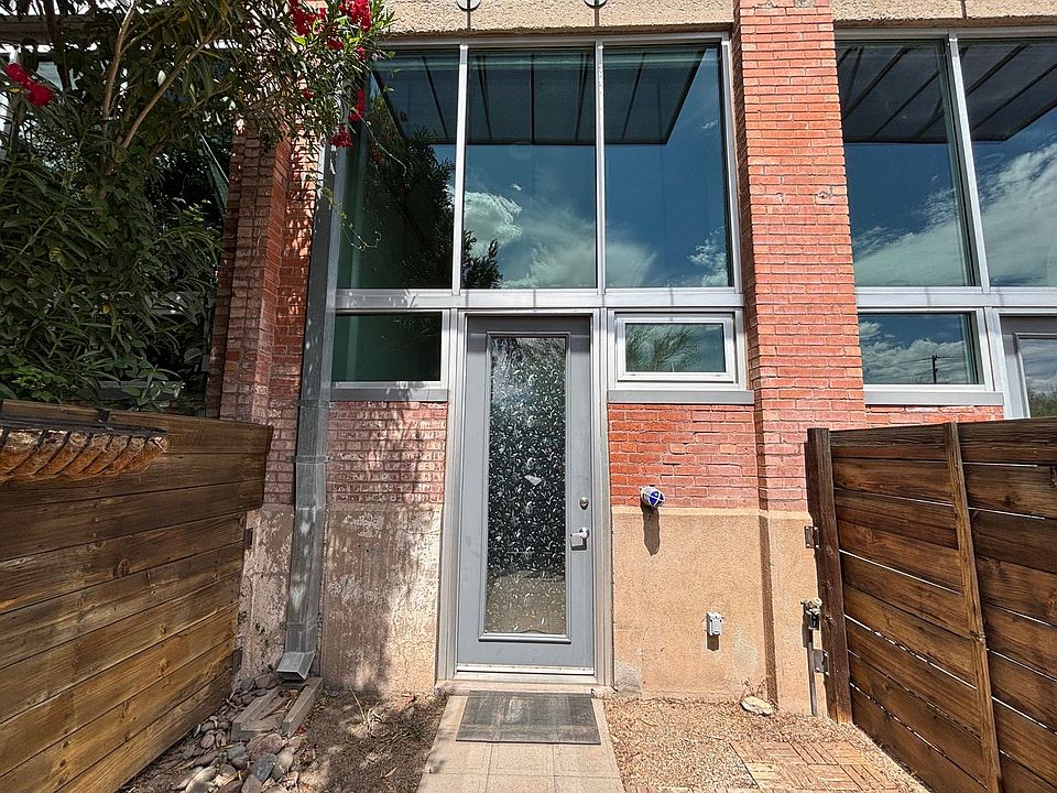 1st image of 1001 E 17th St #124