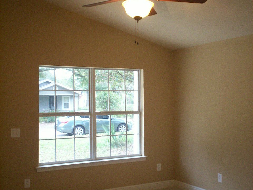 1st image of 804 E Baars St