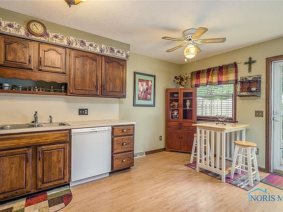 4th image of 11073 Riverbend Ct E