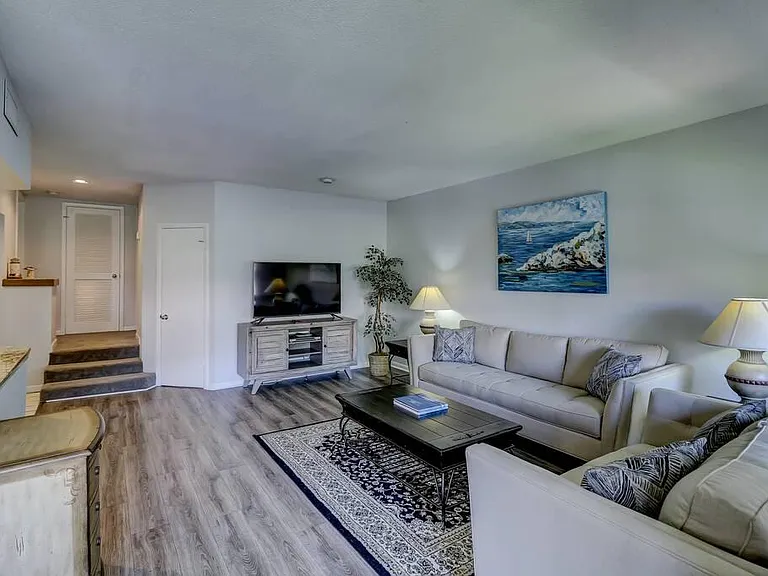 3 Shelter Cove Ln #7453 — Photo 2