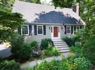 89 Janeway Dr, Guilford, CT 06437