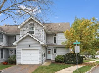 5 Pellinore Ln, Berkeley Heights, NJ 07922