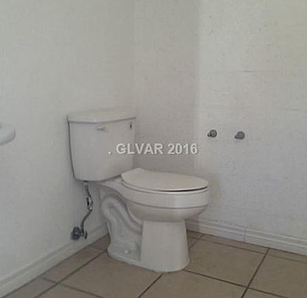 5th image of 3487 Villa Knolls South Dr
