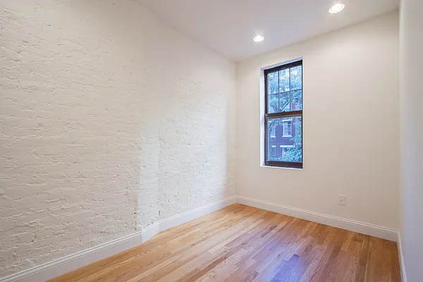 Rented by Compass | media 27