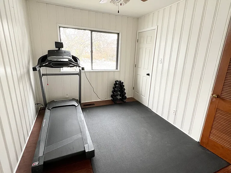 918 W Auman Dr — Photo 3