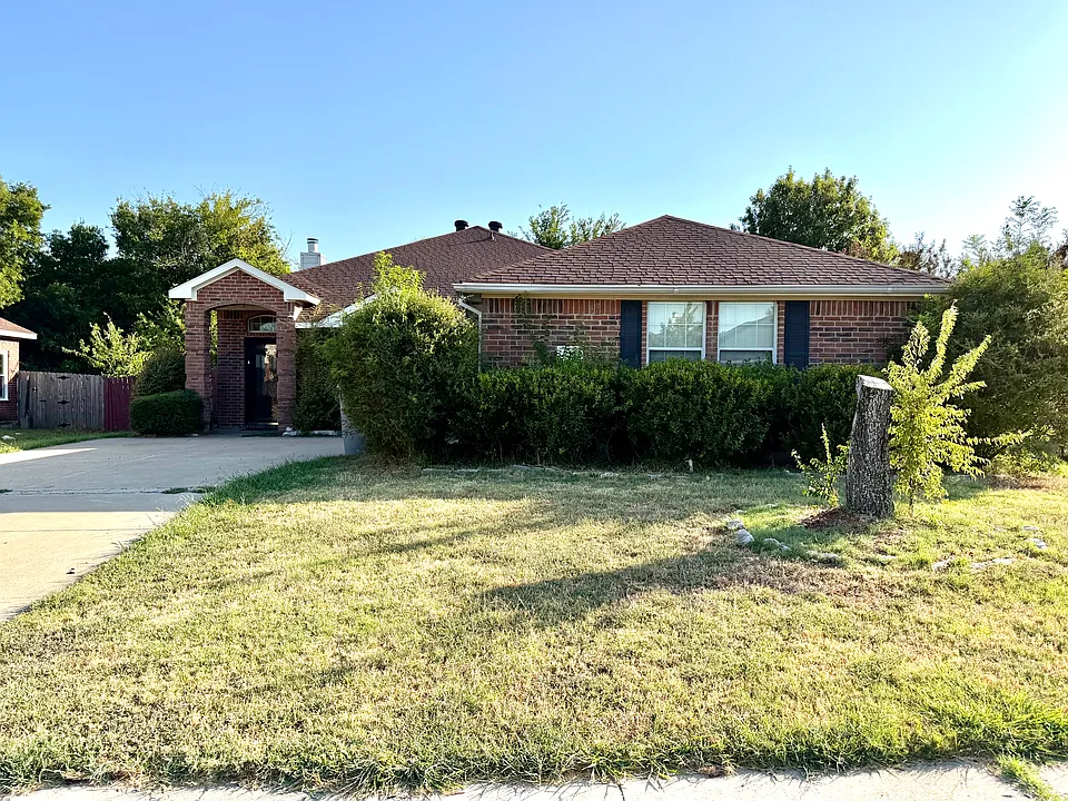218 Canyon Lake Dr