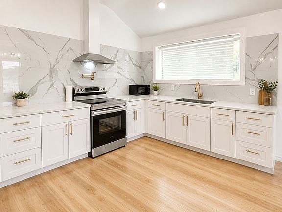 3rd image of 1808 W Long St