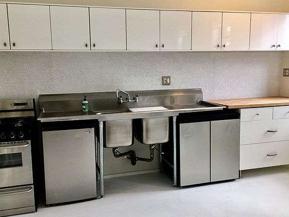 4th image of 3720 83rd St APT 3J