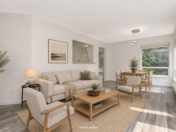 4th image of 2855 152nd St #203