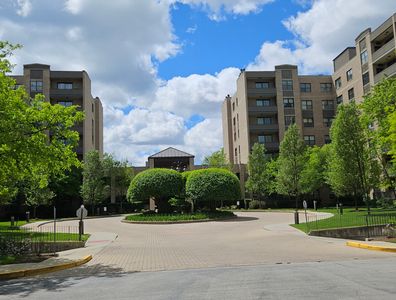 4545 W Touhy Ave APT 506E, Lincolnwood, IL, 60712