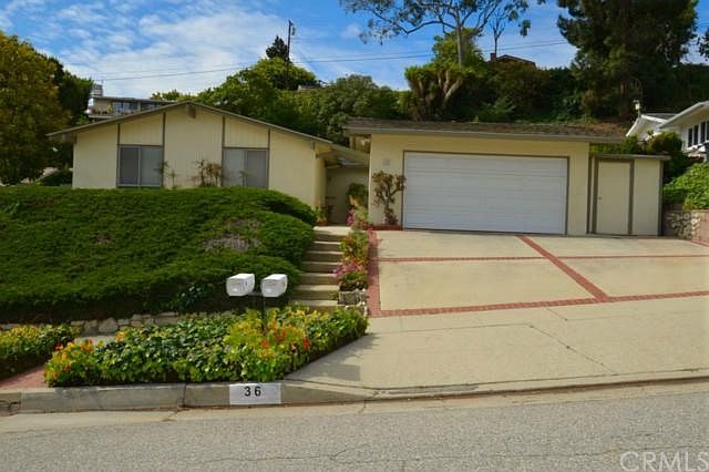 1st image of 36 Rollingwood Dr