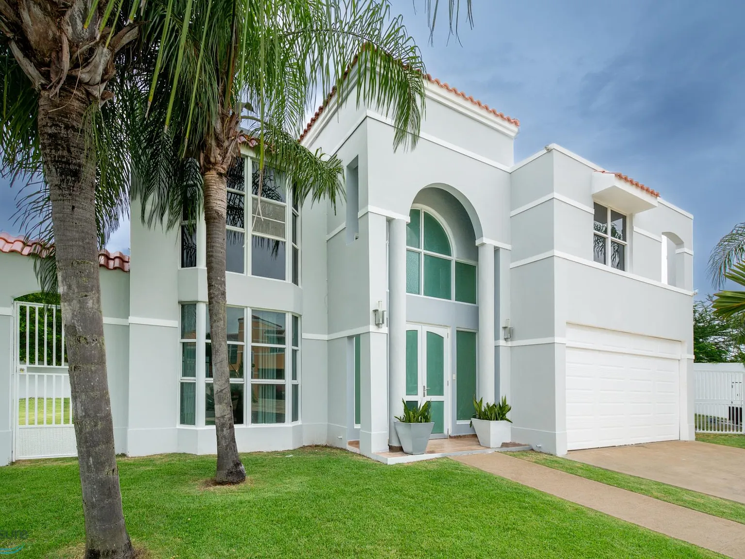 4 bed, 2.5 bath, 2200 sqft, $3,000 — Photo 3