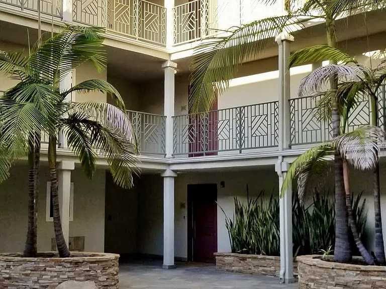4407 Francis Ave — Photo 2