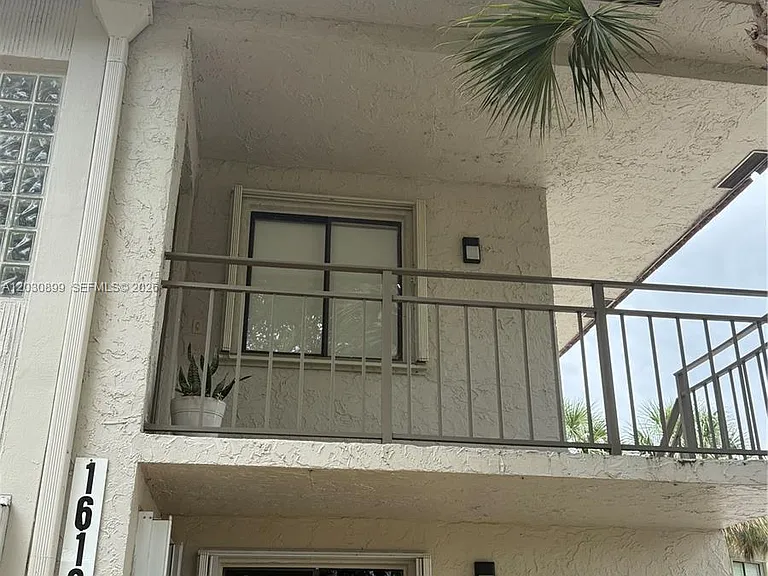 16184 Laurel Dr #204 — Photo 2