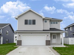 2506 Fulton Loop S, Fargo, ND 58104