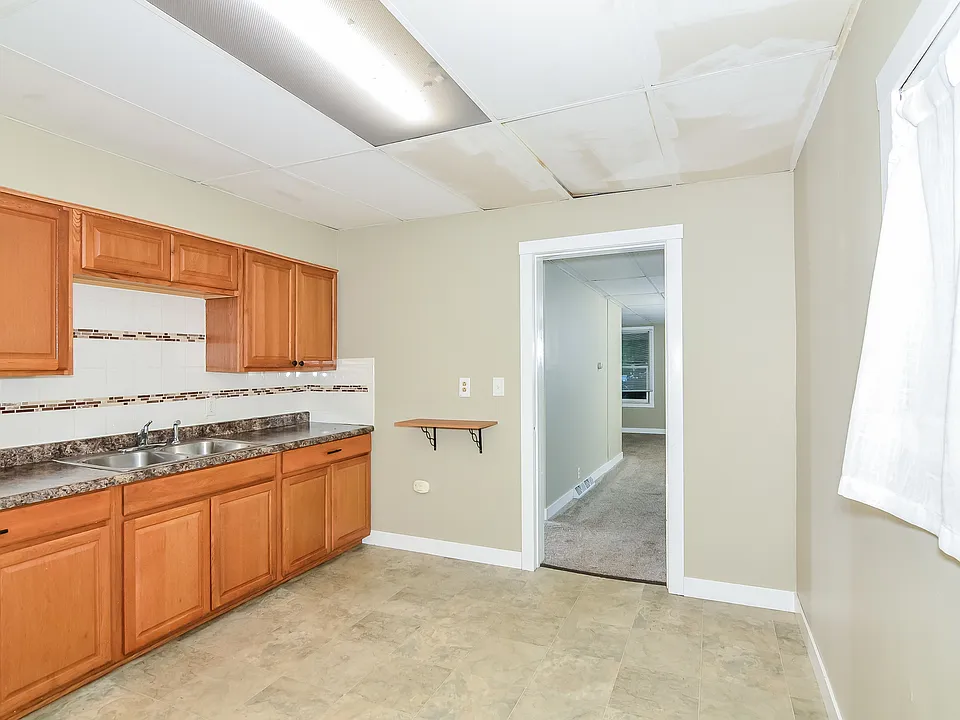 454 Sherburne Ave #1