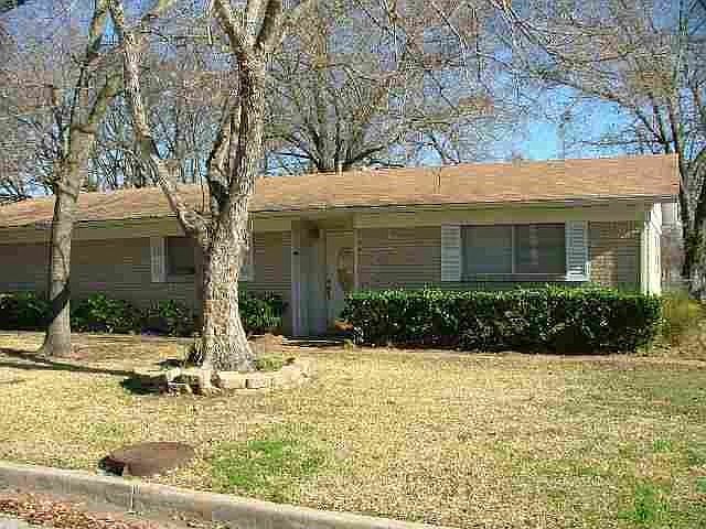 1st image of 330 Nichols Dr