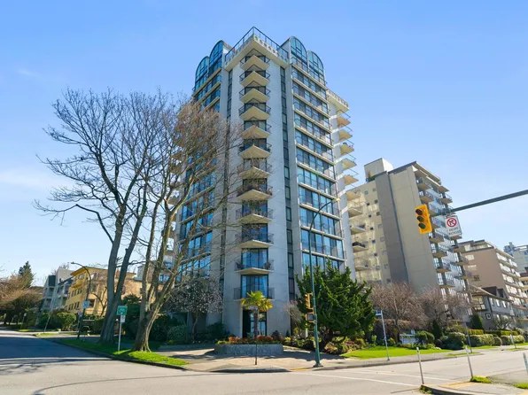 1575 Beach Ave #402, Vancouver, BC V6G 1Y5
