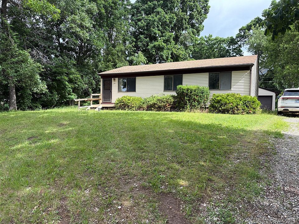 1st image of 718 W Baker Rd