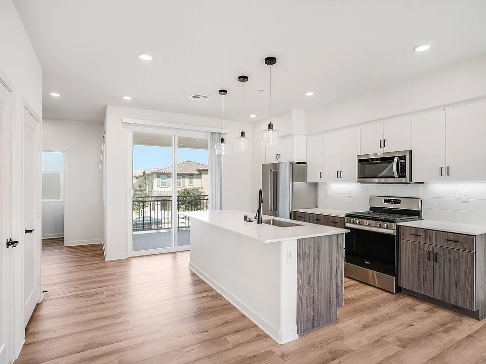 Bright open kitchens with pantry and extra barstool seating