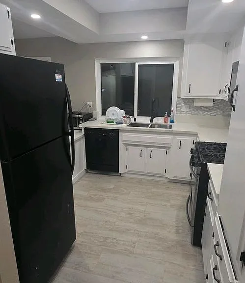 2208 El Grande St — Photo 3