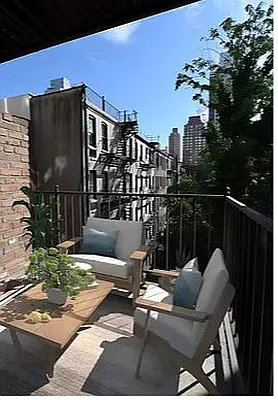 Rented by Cayenne Realty Group | media 10