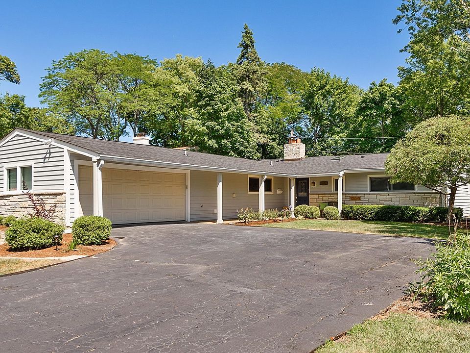 1st image of 2211 Pinehurst Dr