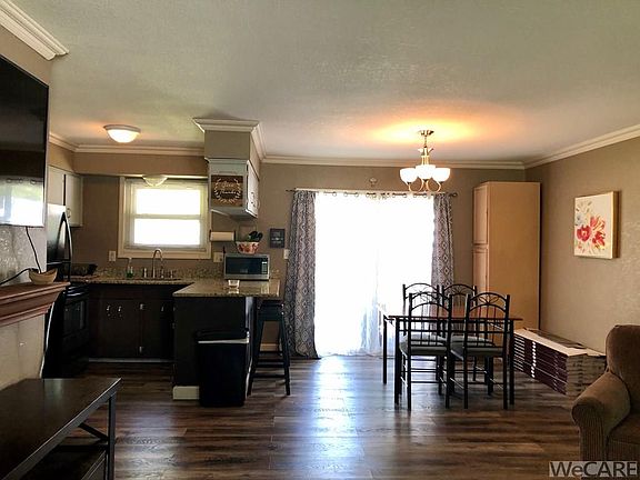 3rd image of 910 Cornell Dr