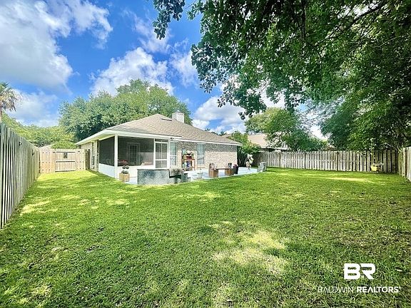 2nd image of 7124 Raintree Ln