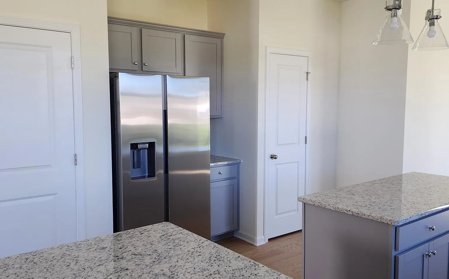 3 bed, 2.5 bath, 1969 sqft, $2,249 — Photo 1