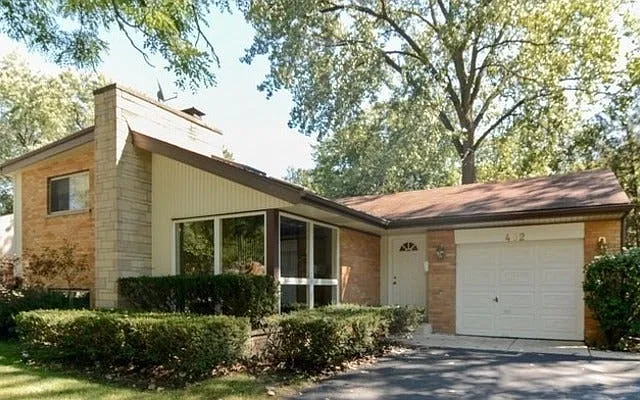 3 bed, 1731 sqft, $3,200 — Photo 1