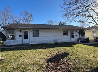 950-952 Garfield Dr, Rochelle, IL 61068