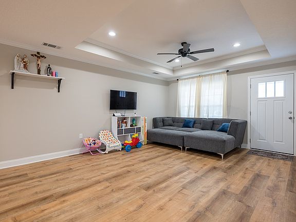 5th image of 4920 Sandy Hill Dr