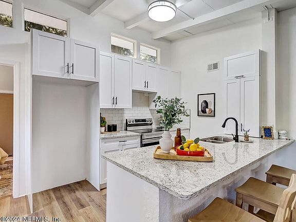 5th image of 6303 SPRINKLE Drive N