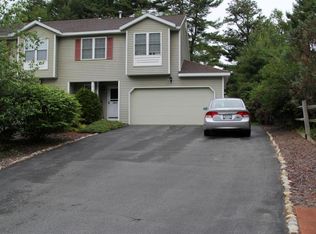 1 Fairwood Dr, Queensbury, NY 12804
