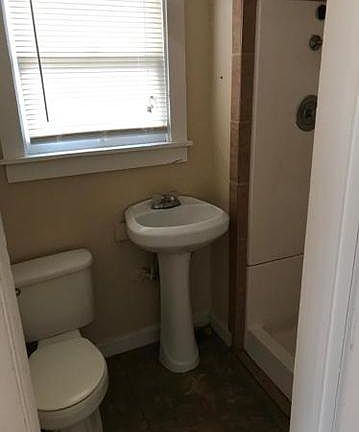 4th image of 823 Angela St