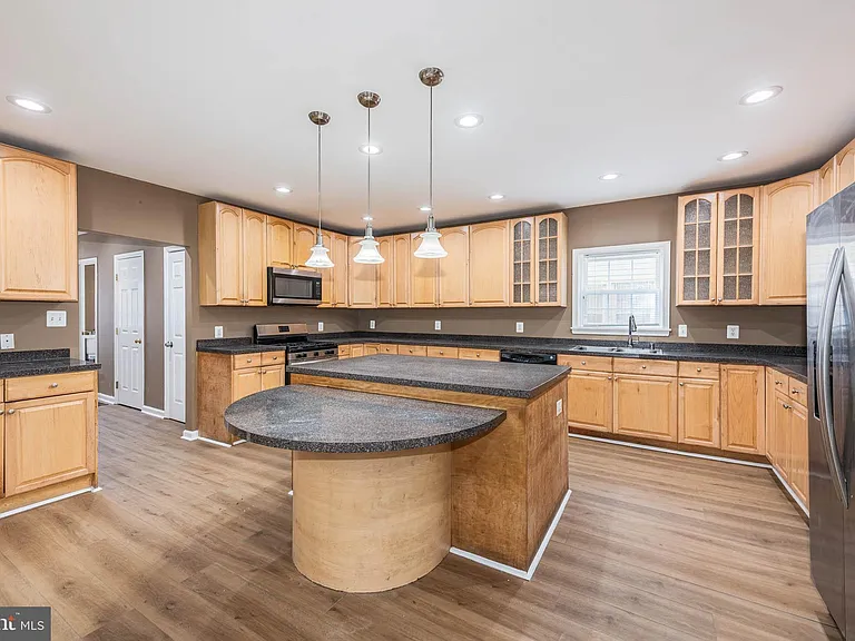 4021 Barrington Rd — Photo 9