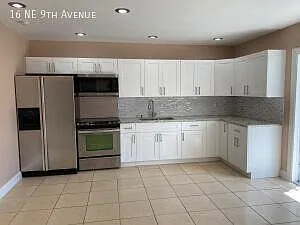 3 bed, 2.0 bath, $2,800 — Photo 1