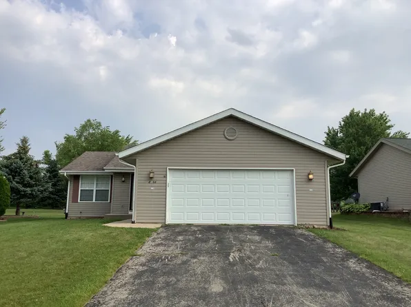 8298 Macintosh Ln, Rockford, IL 61107