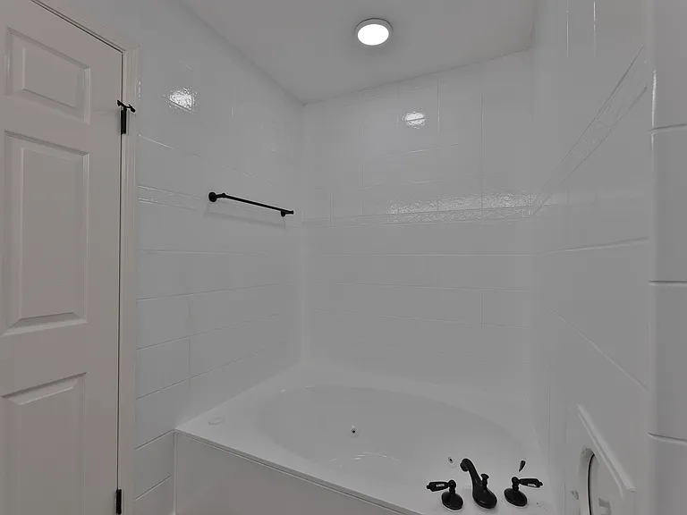 1911 Lavaca Ct — Photo 29