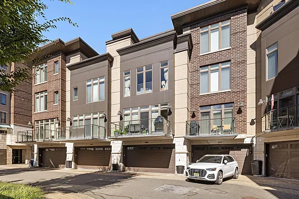 Sold by Christie's International Real Estate Group | media 28