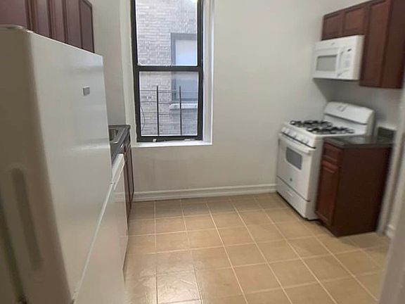 4th image of 621 W 172nd St #23