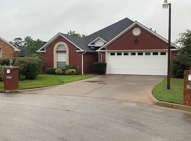 1st image of 1600 Valley Brook Ln