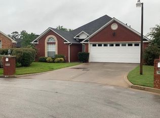 1600 Valley Brook Ln, Longview, TX 75605